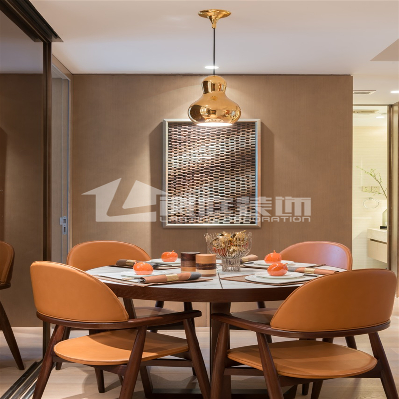 简约 三居 白领 舒适 整装 餐厅图片来自岚庭家居在绿地中央广场 125m²  简约的分享