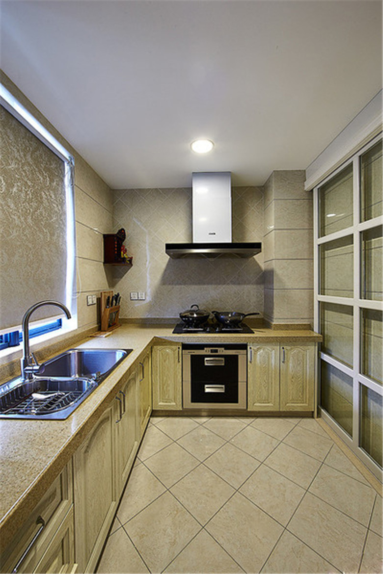 欧式 三居 厨房图片来自tjsczs88在清雅简约，温馨欧式的分享