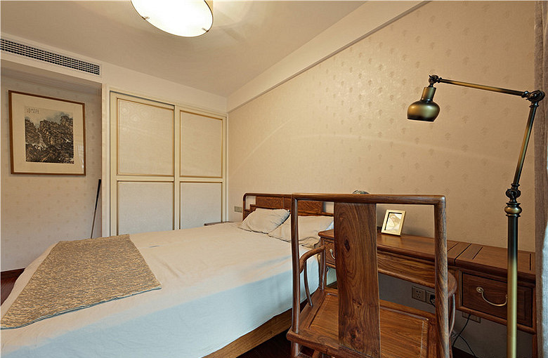 卧室图片来自家装大管家在清新淡雅 123平现代简约混搭3居的分享