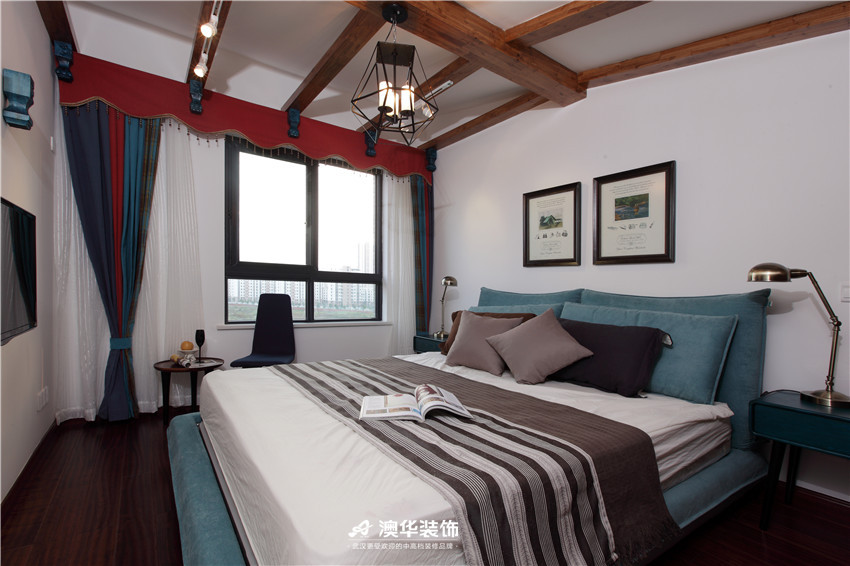 卧室图片来自澳华装饰有限公司在华侨城·异域混搭领略色彩魅力的分享