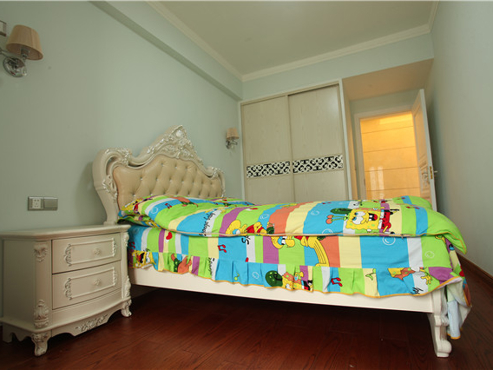 欧式 三居 卧室图片来自tjsczs88在温馨浪漫，简约欧式的分享
