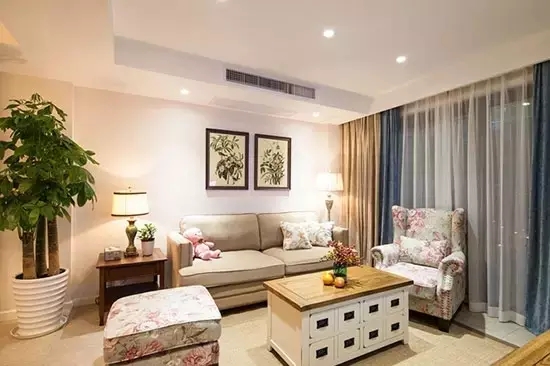 客厅图片来自成都百纳家居装饰公司在77㎡温馨满满的简美两居室的分享