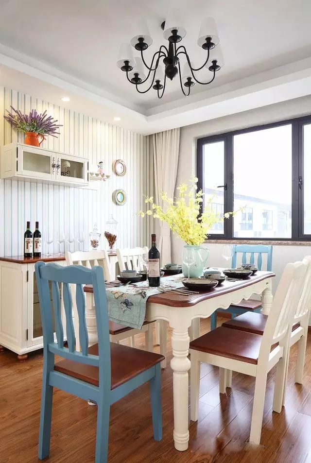 简约 美式风格 三居 餐厅图片来自实创装饰上海公司在104平温和柔美3室2厅的分享