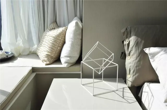 简约 三居 卧室图片来自实创装饰上海公司在轻松搞定120平现代简约！的分享