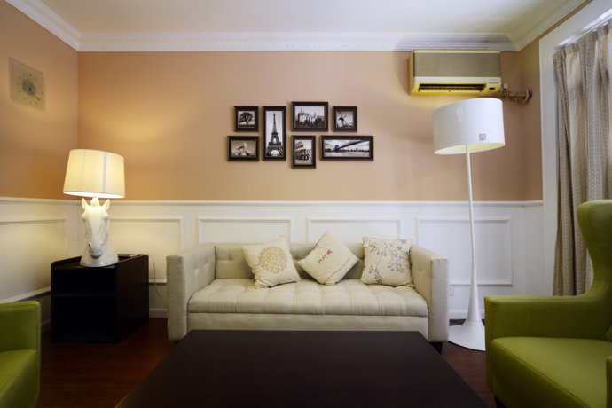 客厅图片来自成都百纳家居装饰公司在成都90平米简欧风格装修案例的分享