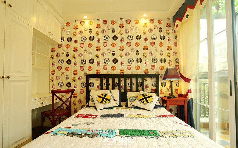 卧室图片来自澳华装饰有限公司在楚天都市雅园·法式田园 高雅演绎的分享