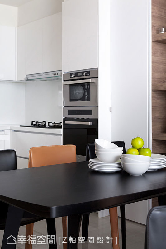 现代 简约 别墅 收纳 厨房图片来自幸福空间在台中吴宅的分享