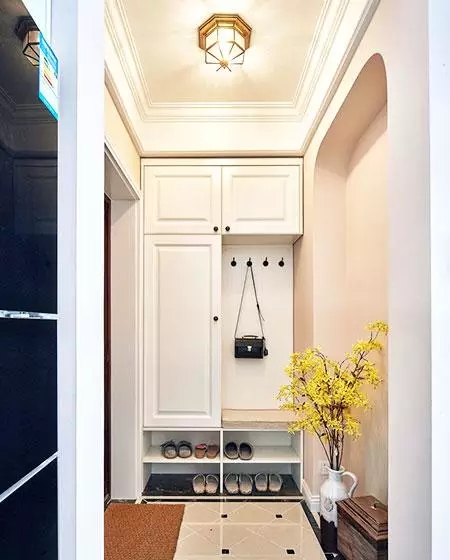 简约 美式 三居 玄关图片来自实创装饰上海公司在100平美式三居室，进门遇餐厅的分享