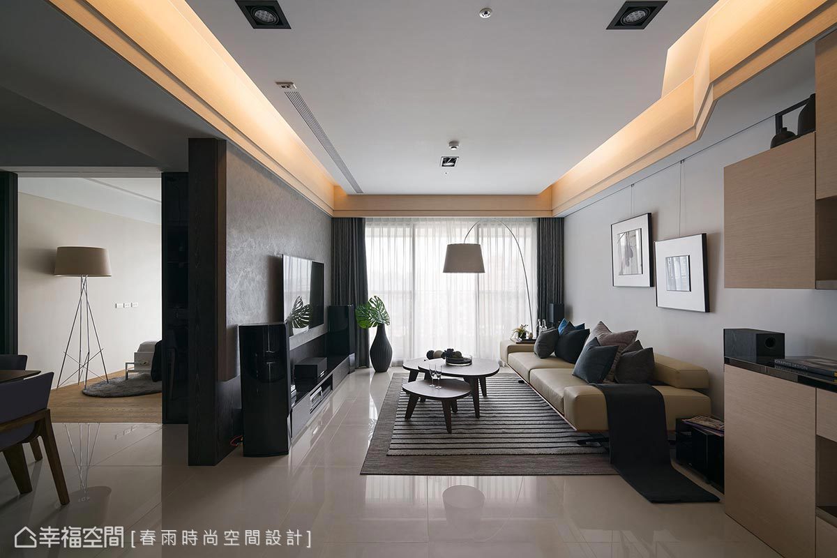 三居 现代 简约 收纳 客厅图片来自幸福空间在美型好整理 高质感住宅的分享
