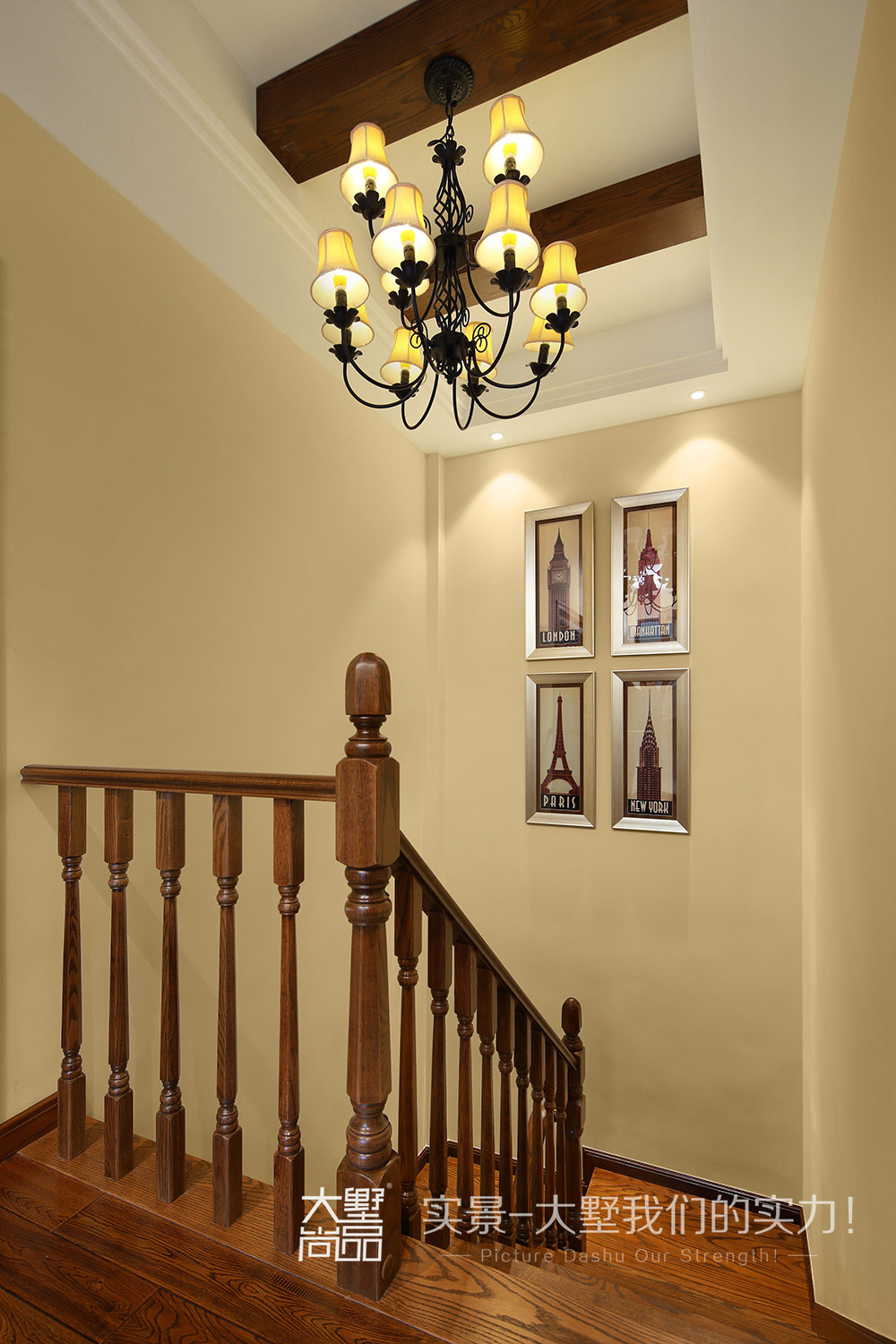 别墅 美式 楼梯图片来自大墅尚品-由伟壮设计在惬意美式·让生活有滋有味的分享