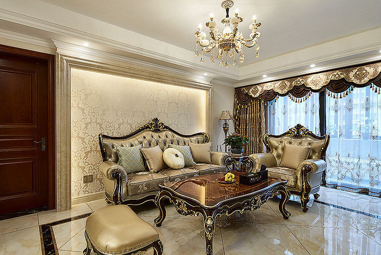 客厅图片来自家装大管家在尊贵优雅 145平新古典高雅3居室的分享