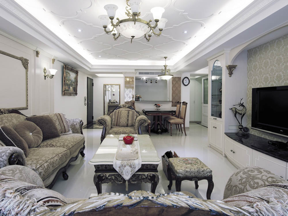 欧式 四居 客厅图片来自tjsczs88在欧陆宫廷式的奢华浪漫的分享