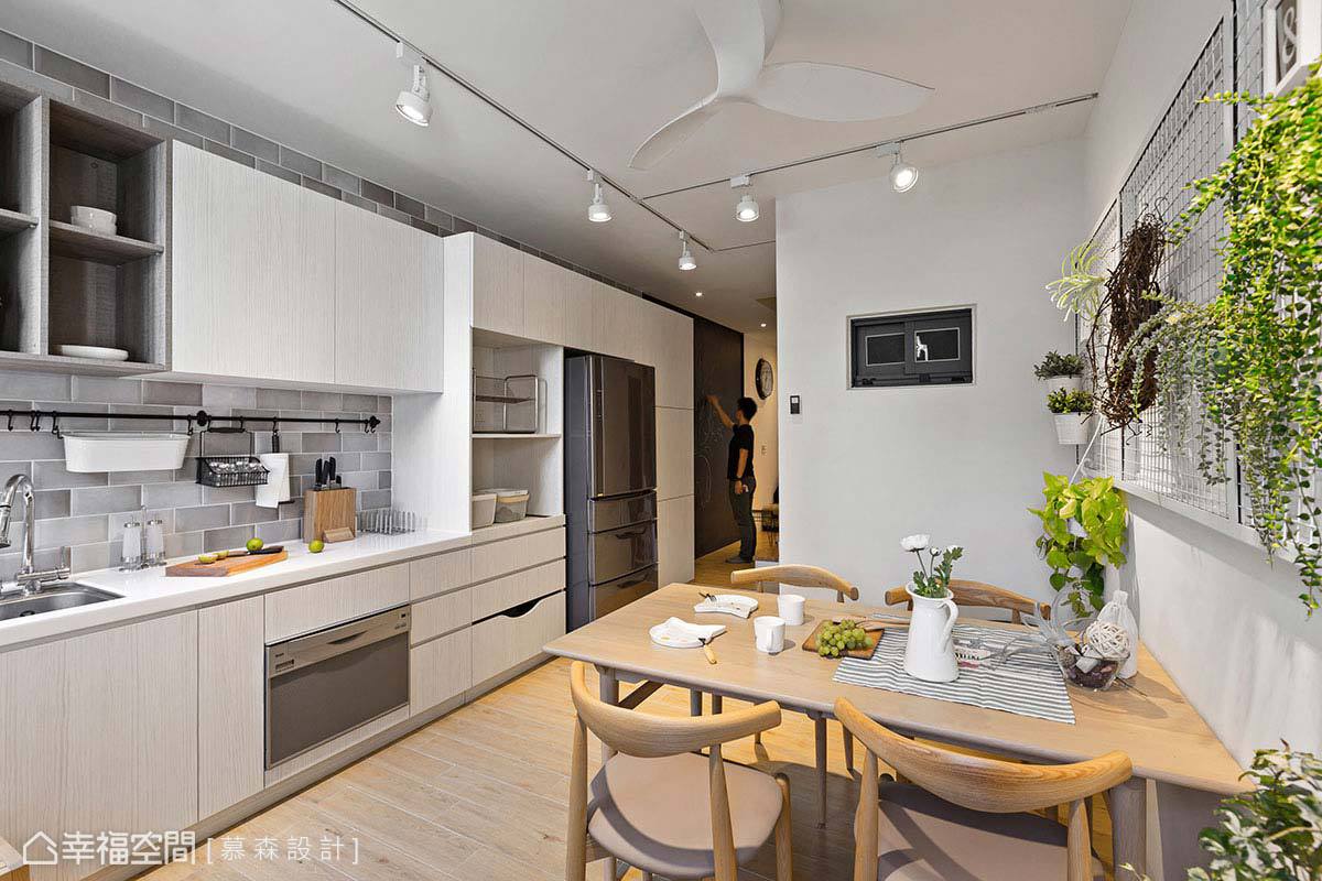 四房 简约 收纳 混搭 厨房图片来自幸福空间在木棉花语。净白温润铺述的分享