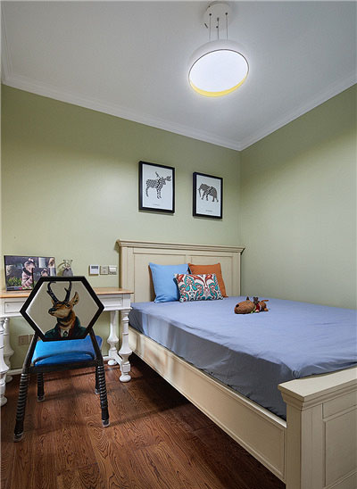 卧室图片来自家装大管家在畅享休闲时尚 135平美式雅致3居的分享