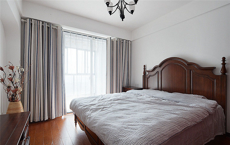 卧室图片来自家装大管家在107平简约美式3居 简单蕴含精致的分享