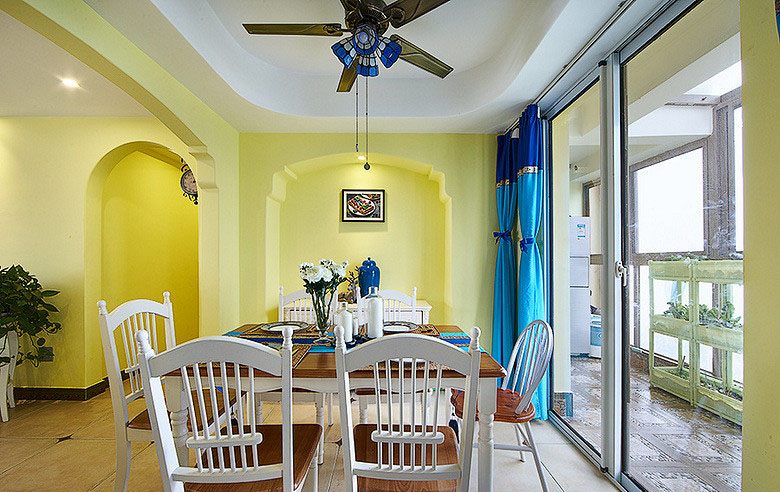 餐厅图片来自家装大管家在一眼惊喜 100平地中海温馨3居室的分享