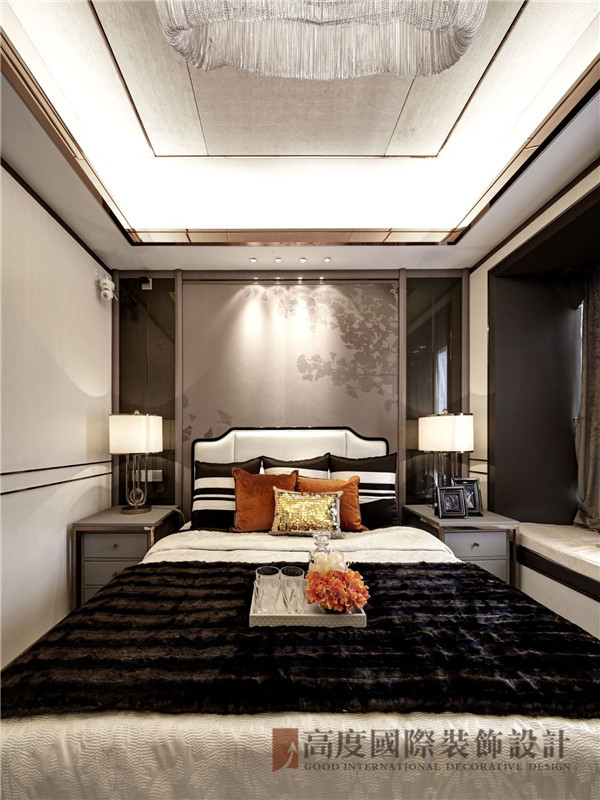 后现代 三居 定制家装 小资 80后 卧室图片来自高度国际姚吉智在153平米后现代写意生活品味从容的分享