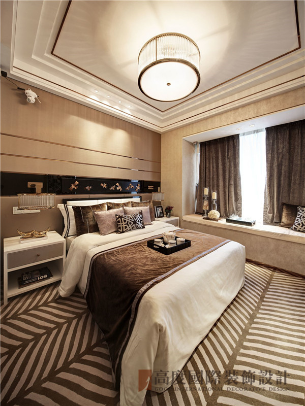后现代 三居 定制家装 小资 80后 卧室图片来自高度国际姚吉智在153平米后现代写意生活品味从容的分享