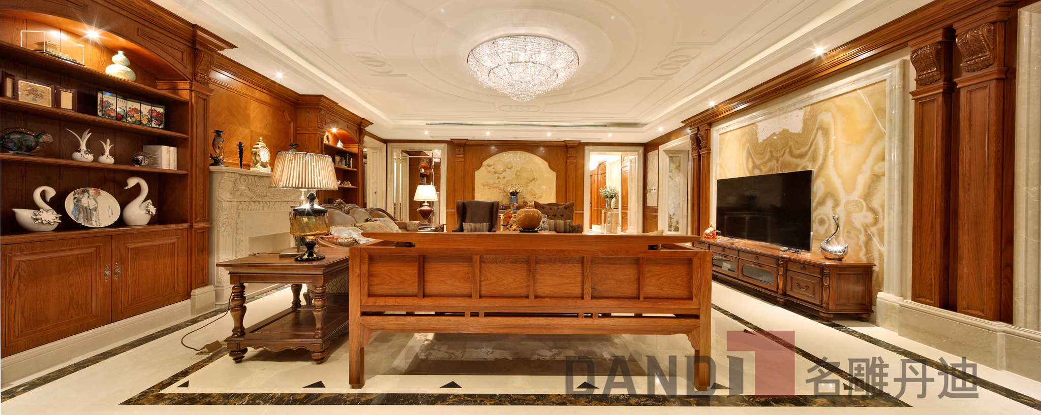 美式 欧式 别墅 客厅图片来自名雕丹迪在天御山-美式风格-700平-独栋的分享