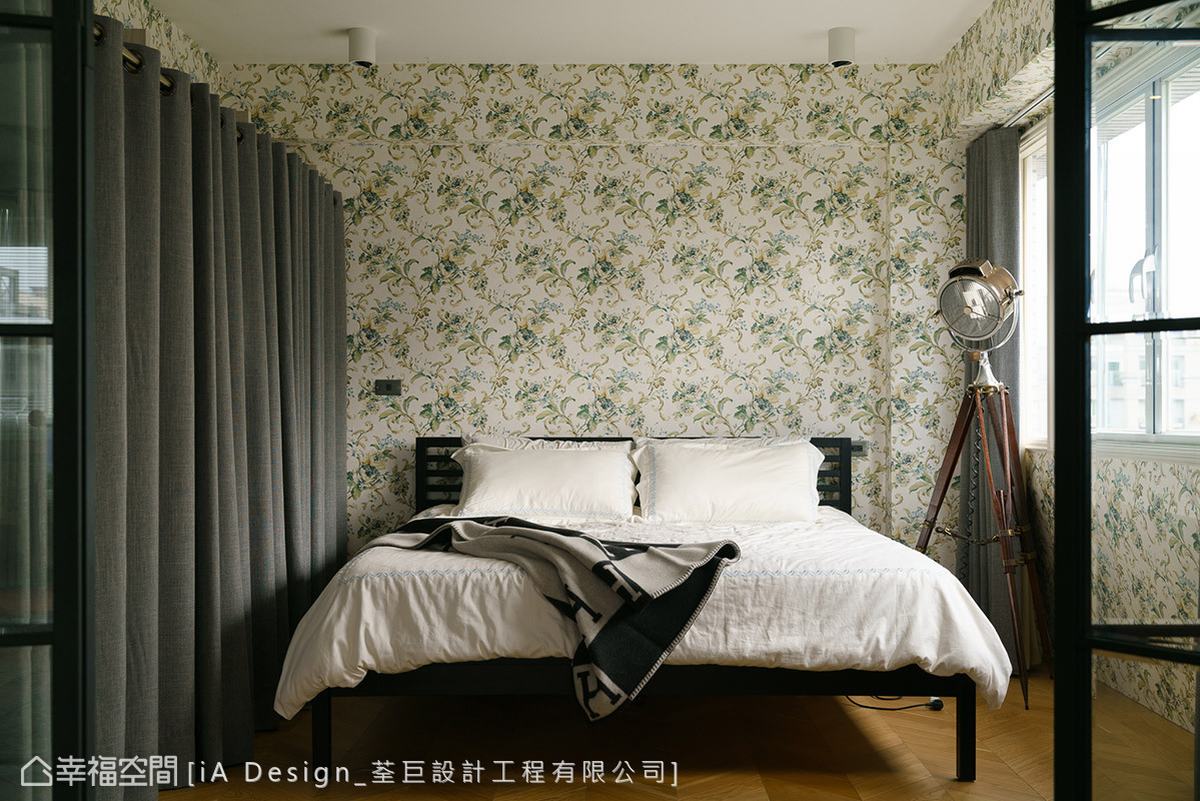 混搭 跃层 旧房改造 卧室图片来自幸福空间在复刻记忆 165平美剧复古场景的分享