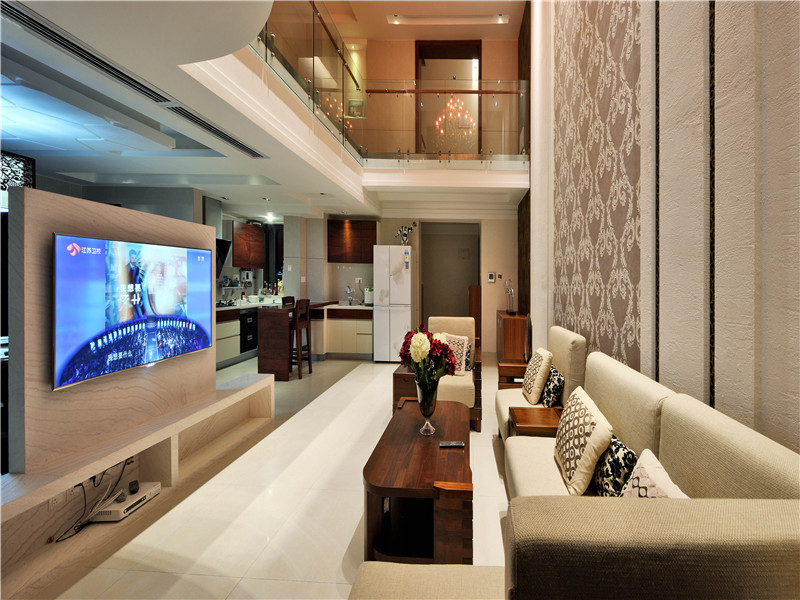 客厅图片来自天津生活家健康整体家装在王府壹号-简约风格别墅设计案例的分享