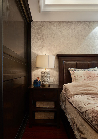 卧室图片来自家装大管家在温馨+舒适 135平中式混搭3居室的分享