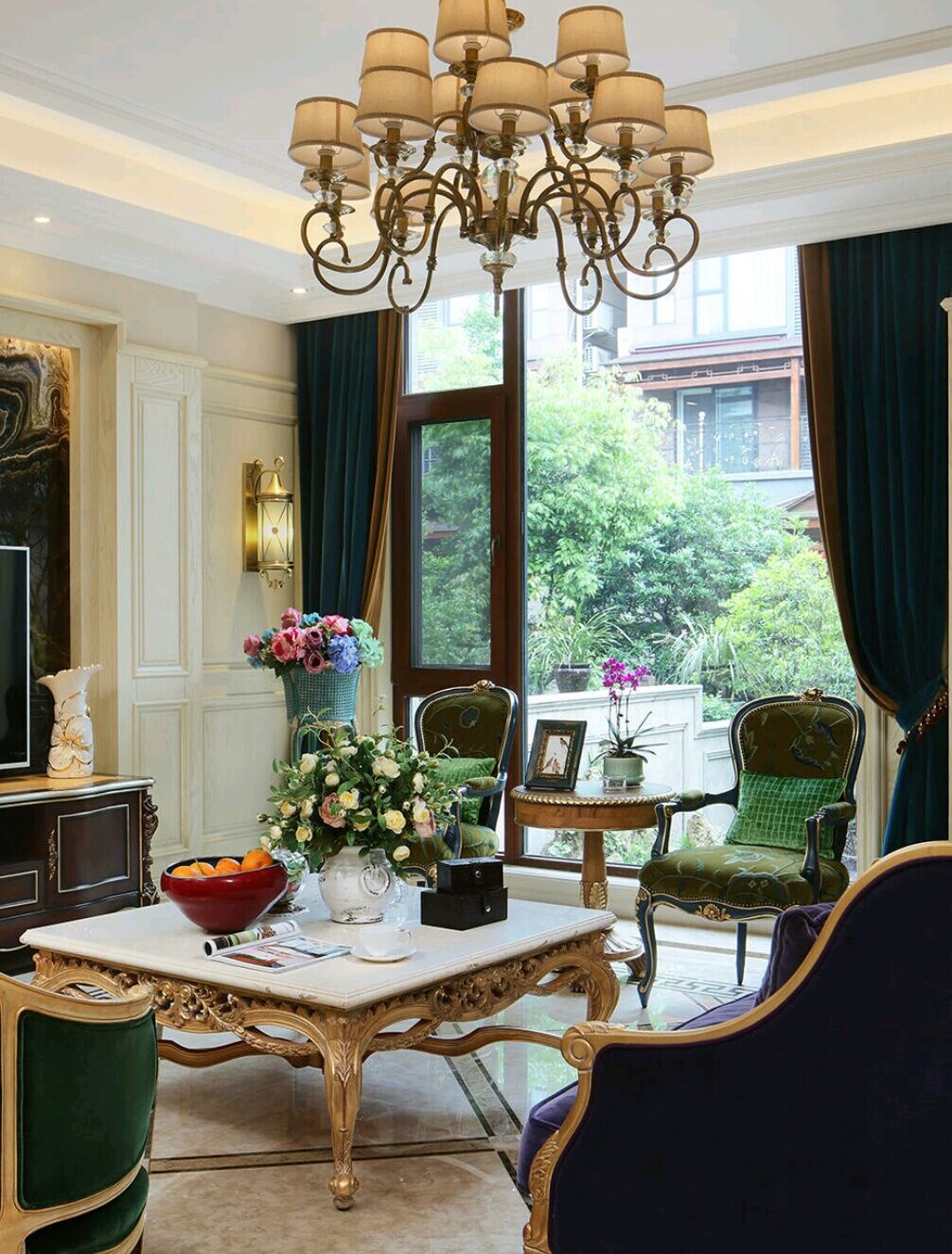 美式 世茂龙湾 嘉年华装饰 350平 别墅 客厅图片来自武汉嘉年华装饰在低调奢华的分享