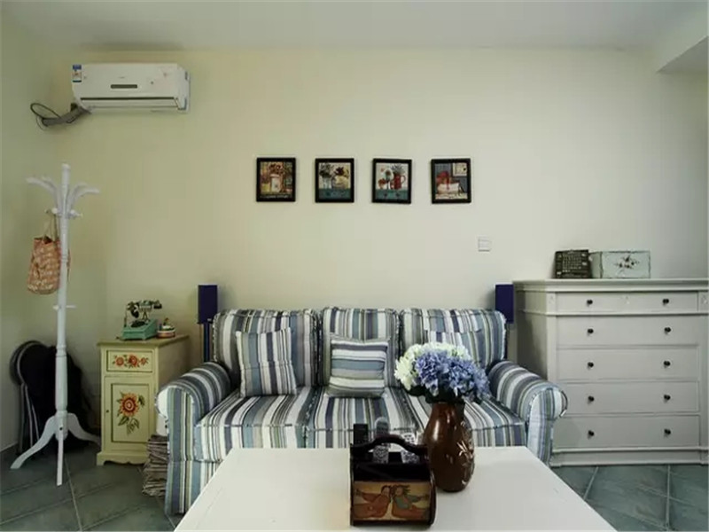 简约 地中海 二居 白领 80后 小资 客厅图片来自高度国际姚吉智在89平米简约地中海小两口温馨之家的分享
