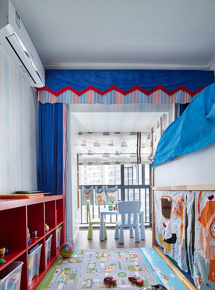 儿童房图片来自家装大管家在112平现代简约3居 温馨的格调的分享