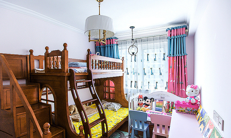 儿童房图片来自家装大管家在126平美式风格3居 品味悠闲情调的分享