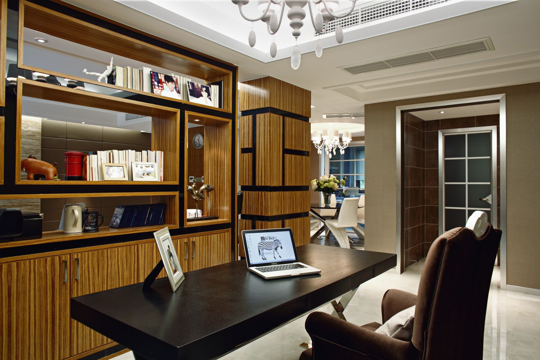 书房 设计 别墅 现代 书房图片来自紫禁尚品国际装饰公司在香悦四季的分享