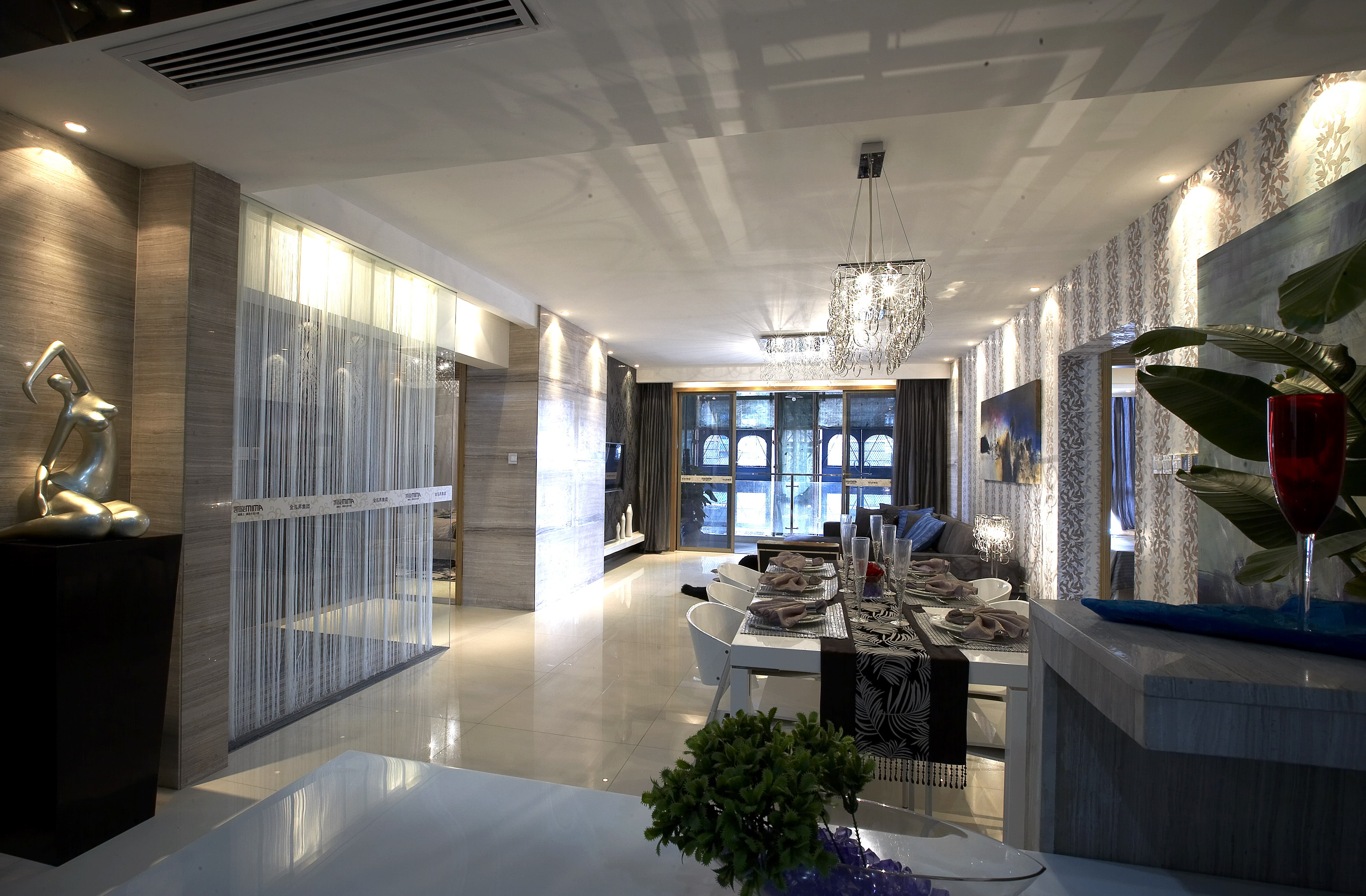 别墅 装修 设计 简约 客厅图片来自紫禁尚品国际装饰公司在黑与白的碰撞的分享