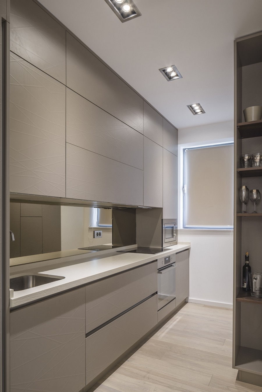 简约 三居 厨房图片来自别墅设计师杨洋在洁白明亮的简约设计的分享