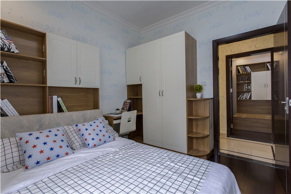 卧室图片来自百创装饰在89平 三房两厅 北欧简约的分享