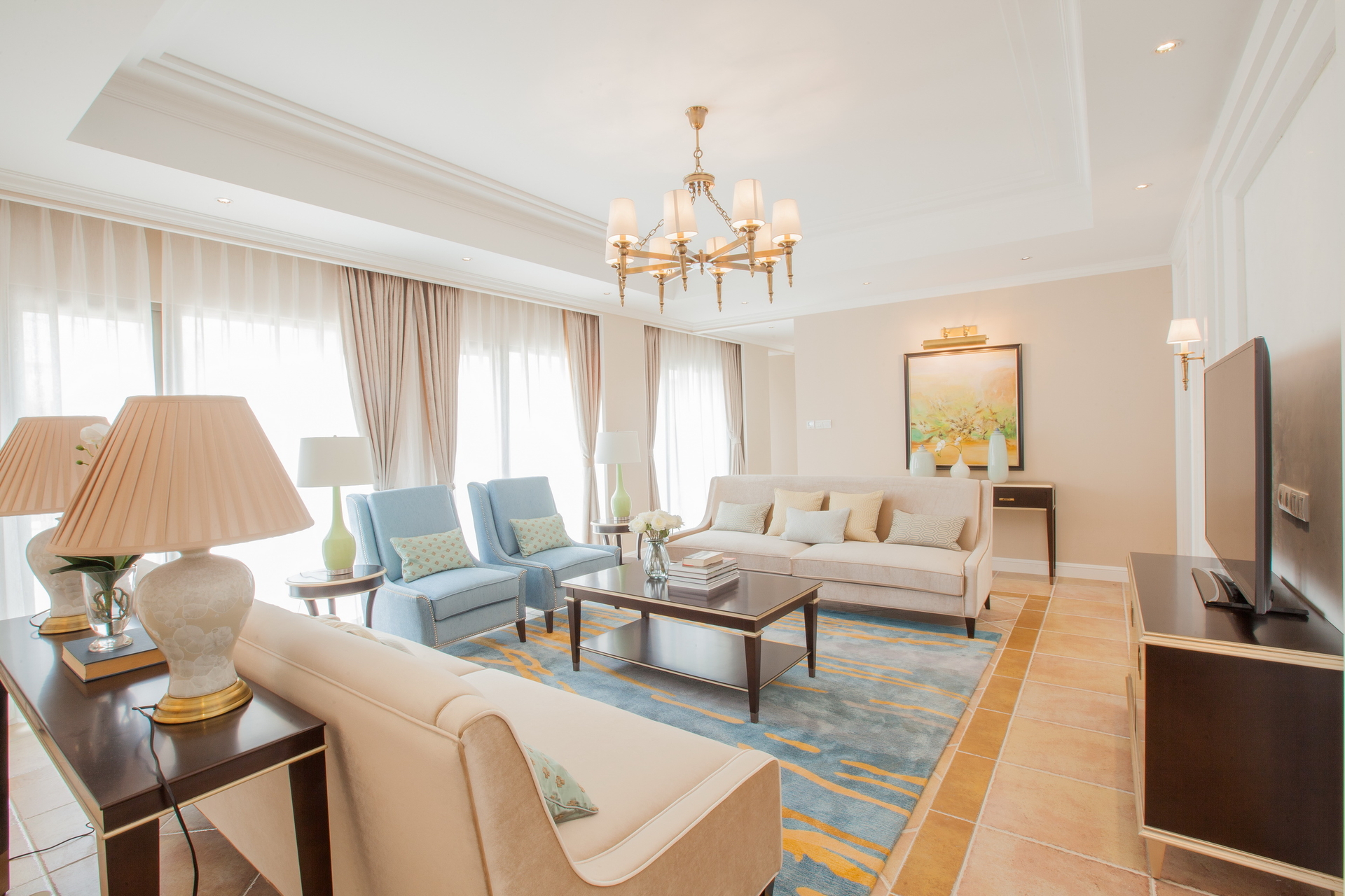 新古典 三居室 客厅图片来自丰立装饰集团姜玲在148㎡新古典设计，马卡龙配色的分享