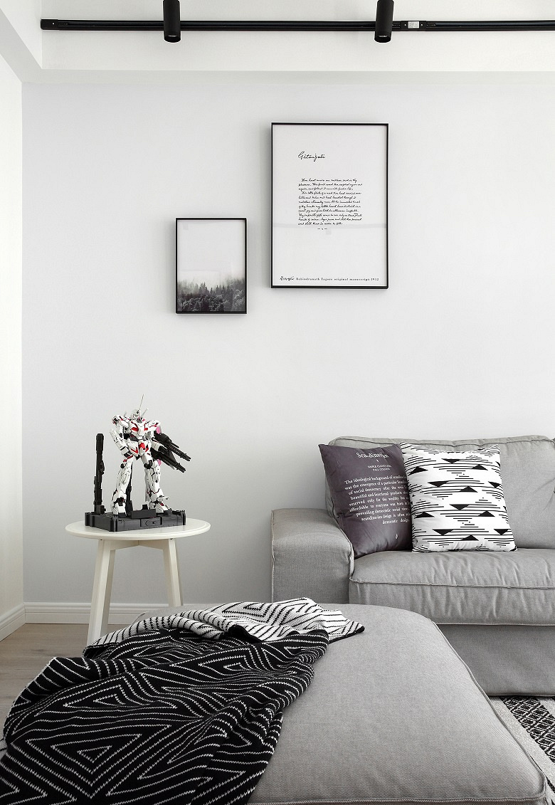 客厅图片来自家装大管家在静谧优雅 106平北欧时尚雅致3居的分享