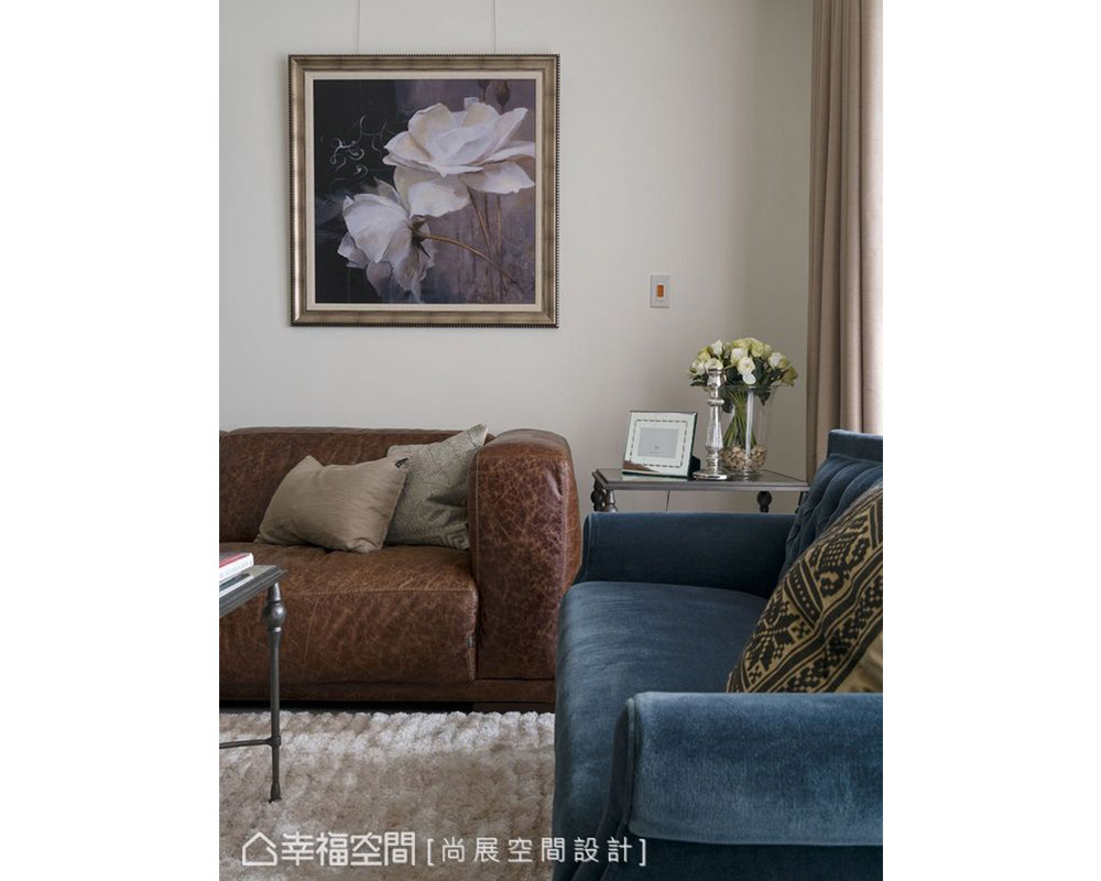 美式 四居 客厅图片来自幸福空间在强调实用机能 149平轻盈美式宅的分享