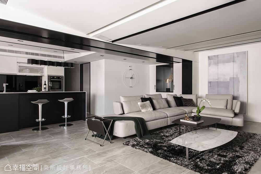 四居 现代 客厅图片来自幸福空间在老屋化身155平美型机能宅的分享