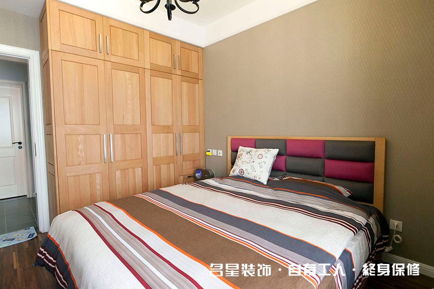 名星装饰 海赋江城 简约 卧室图片来自名星装饰在武汉天地样板房的分享