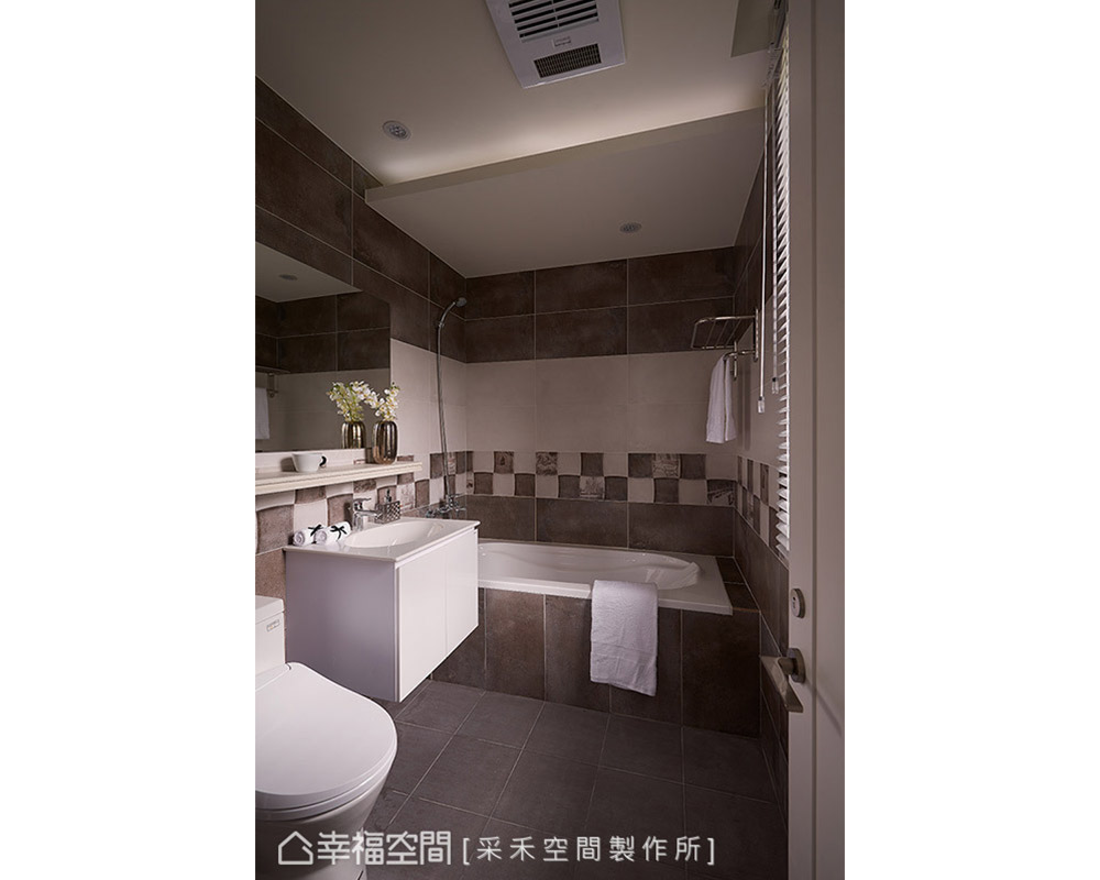 三居 混搭 古典 美式 卫生间图片来自幸福空间在类古典混搭 116平优雅美式宅的分享