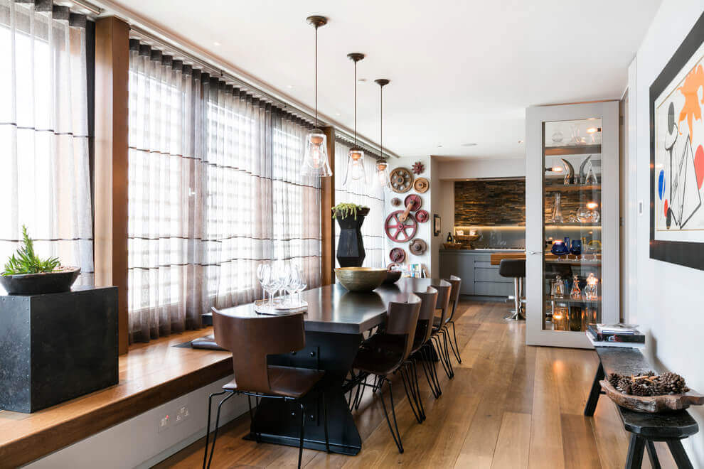 别墅 收纳 小资 餐厅图片来自别墅设计师杨洋在现代休闲新贵族设计之风的分享