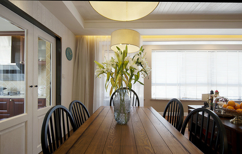 餐厅图片来自家装大管家在106平美式清新3居 空间利用充分的分享