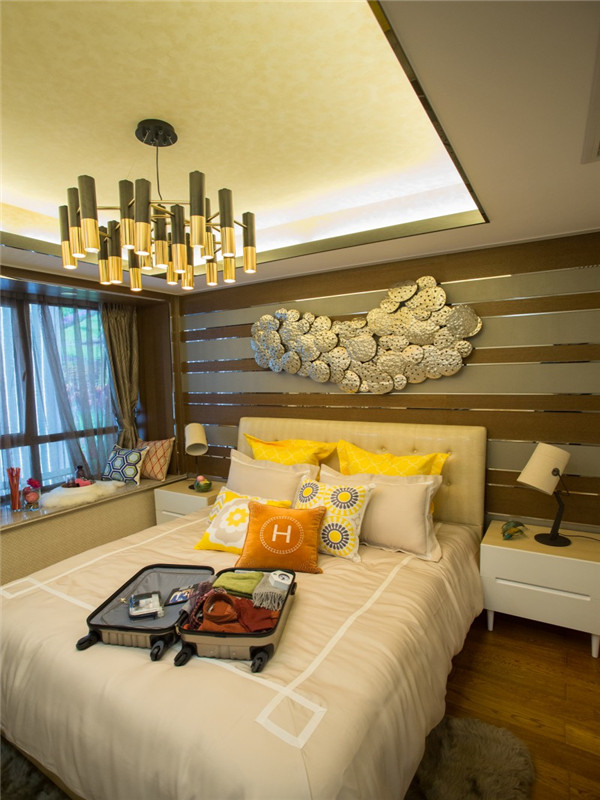 简约 现代 三居 80后 小资 大户型 卧室图片来自高度国际姚吉智在136平米现代简约三居轻奢有品位的分享