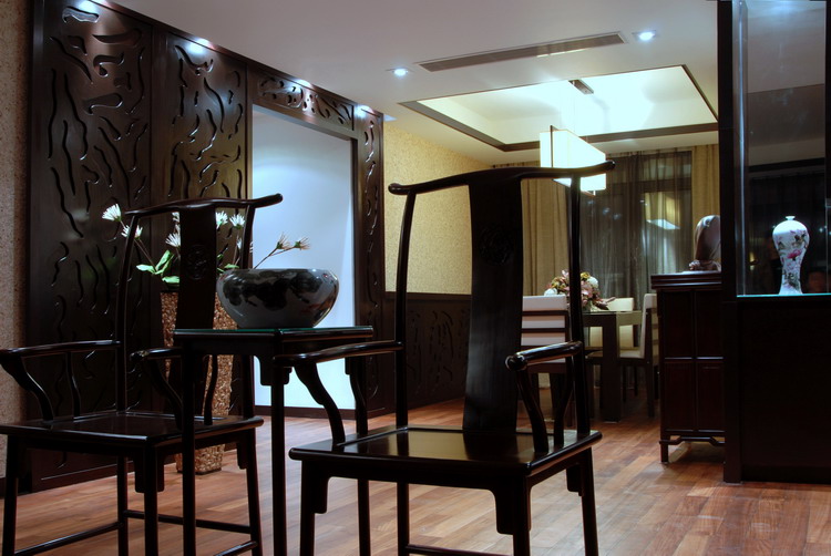 客厅图片来自西安峰光无限装饰在金地芙蓉世家-220㎡-后现代主义的分享