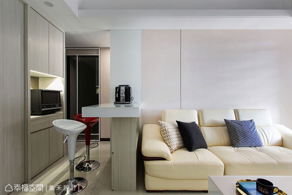 三居 小户型 现代 客厅图片来自幸福空间在坪效放大术 56平隔出舒适3房的分享