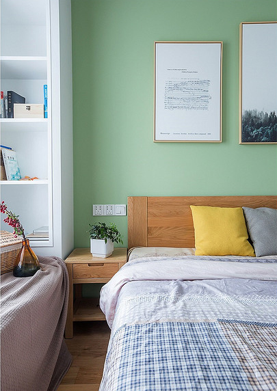 卧室图片来自家装大管家在原木打造99平温馨素雅北欧简约居的分享