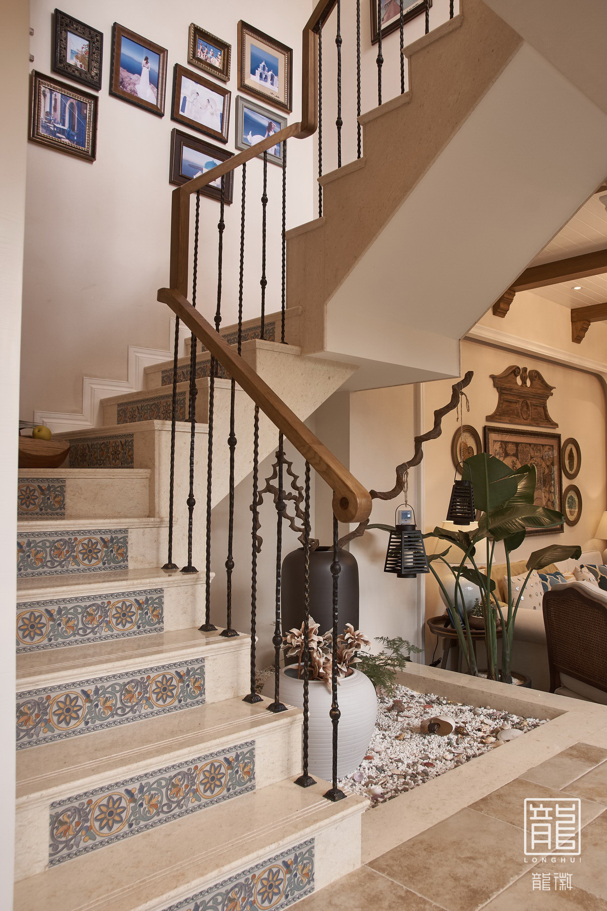 别墅 楼梯图片来自龙徽设计在栖息的分享
