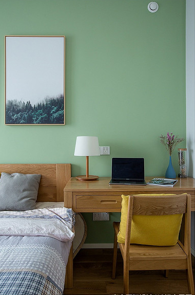 卧室图片来自家装大管家在原木打造99平温馨素雅北欧简约居的分享