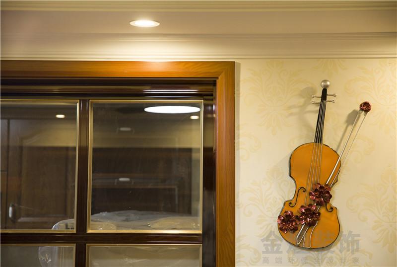 三居 餐厅图片来自金煌装饰有限公司在154平米古典美式风的分享