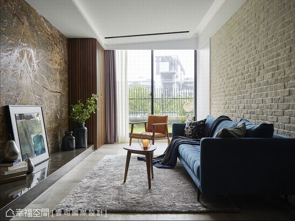 三居 混搭 客厅图片来自幸福空间在83平天井回廊意象 形塑美好生活的分享
